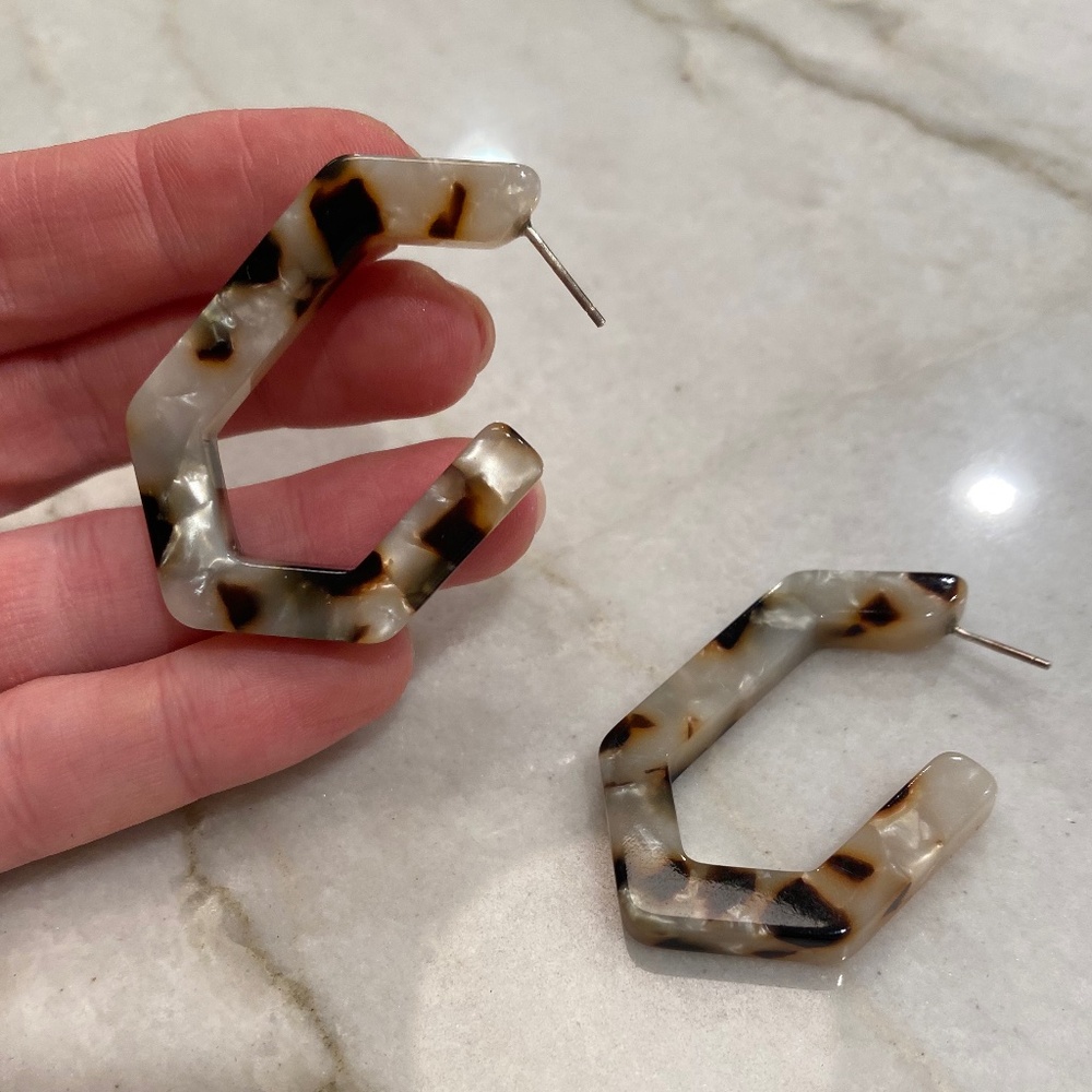 Madewell Geometric Tortise Hoop Earrings